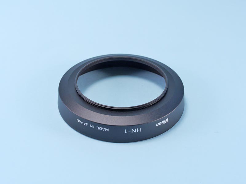 04
ニコン ねじ込みフード HN-1
裏