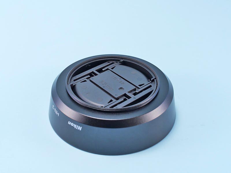06
ニコン ねじ込みフード HN-3
LC52付き、裏