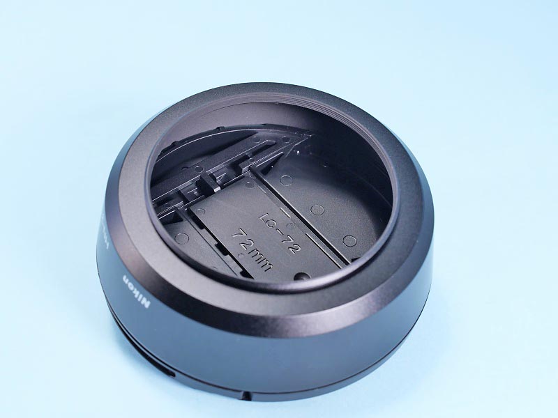 08
ニコン ねじ込みフード HN-3
LC72付き、裏