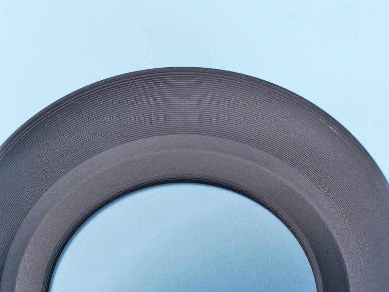 09
ニコン ねじ込みフード HN-3
内面