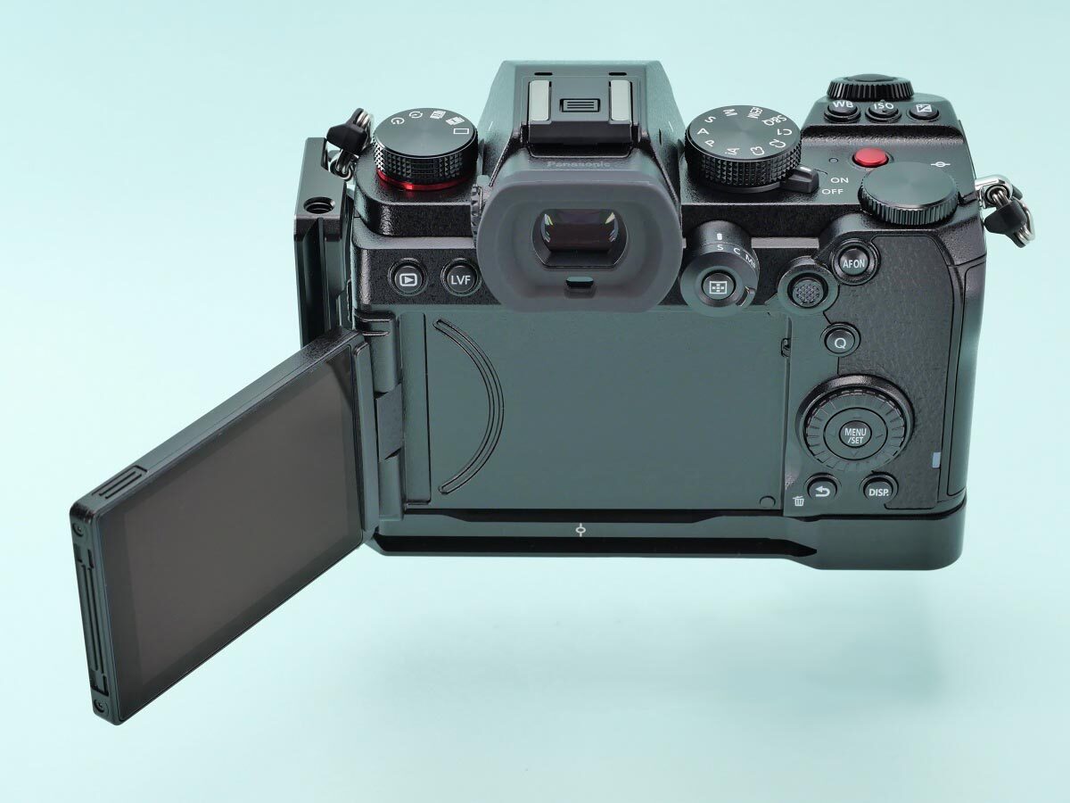 計測レビュー] SmallRig Panasonic LUMIX S5カメラ用L型プレート 