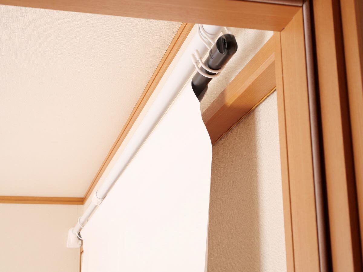 09
大きい物の物撮り用背景紙の設置
幅1800mm背景紙_使用時竿部分