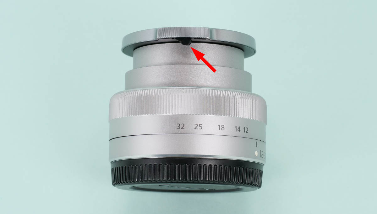 05
パナソニック G VARIO 12-32mm/F3.5-5.6
自動開閉レンズキャップ_装着時横から